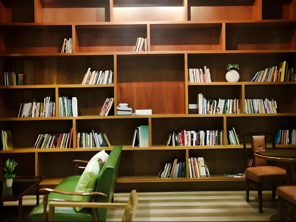 Med Room Korat Nakhonratchasima Exteriör bild
