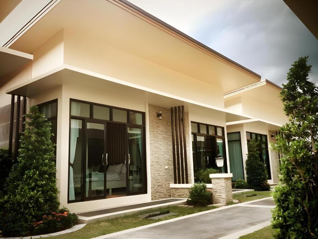 Med Room Korat Nakhonratchasima Exteriör bild