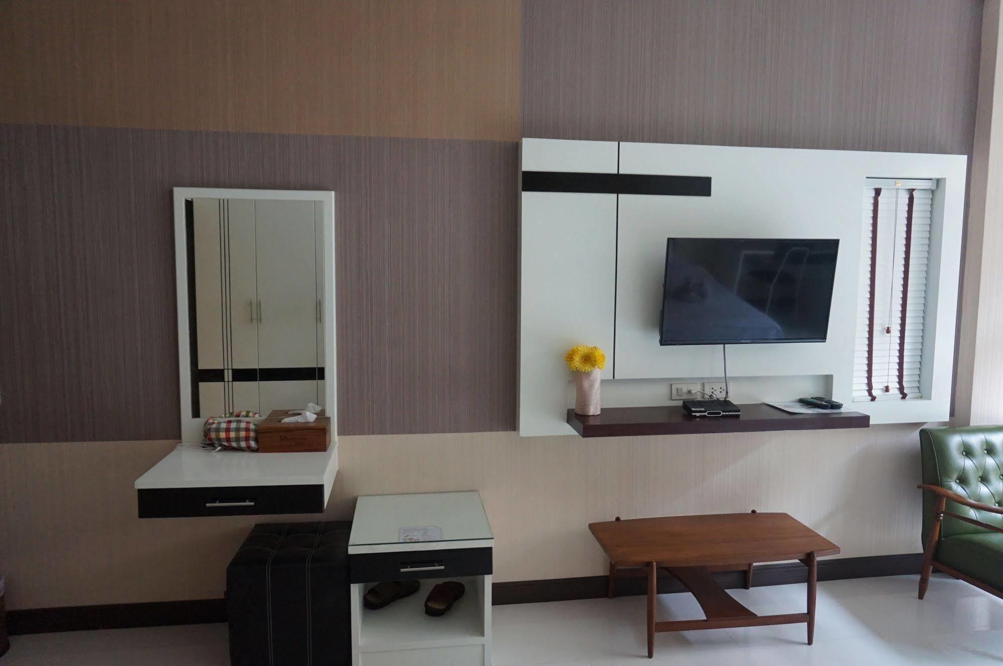 Med Room Korat Nakhonratchasima Exteriör bild