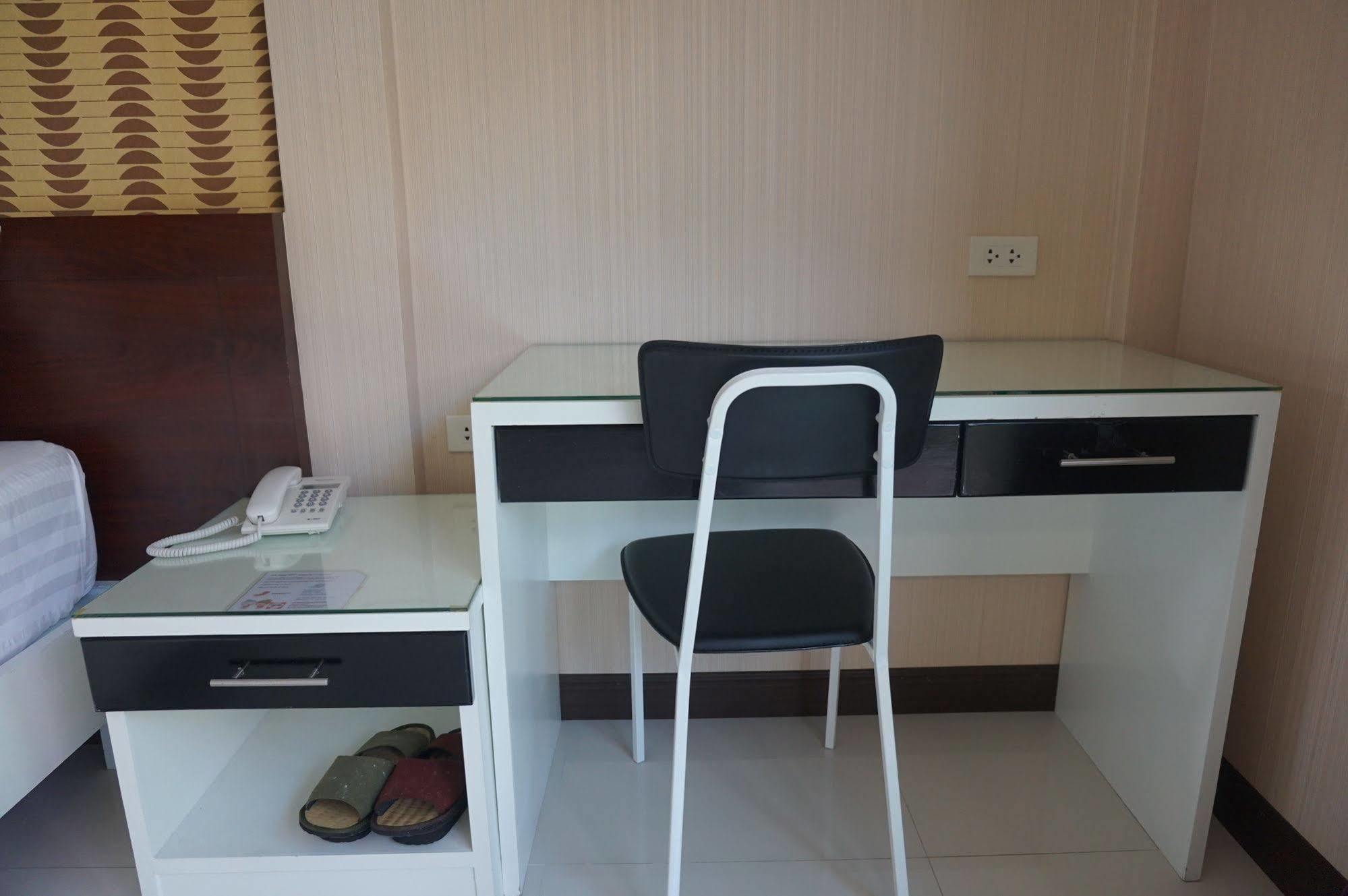 Med Room Korat Nakhonratchasima Exteriör bild
